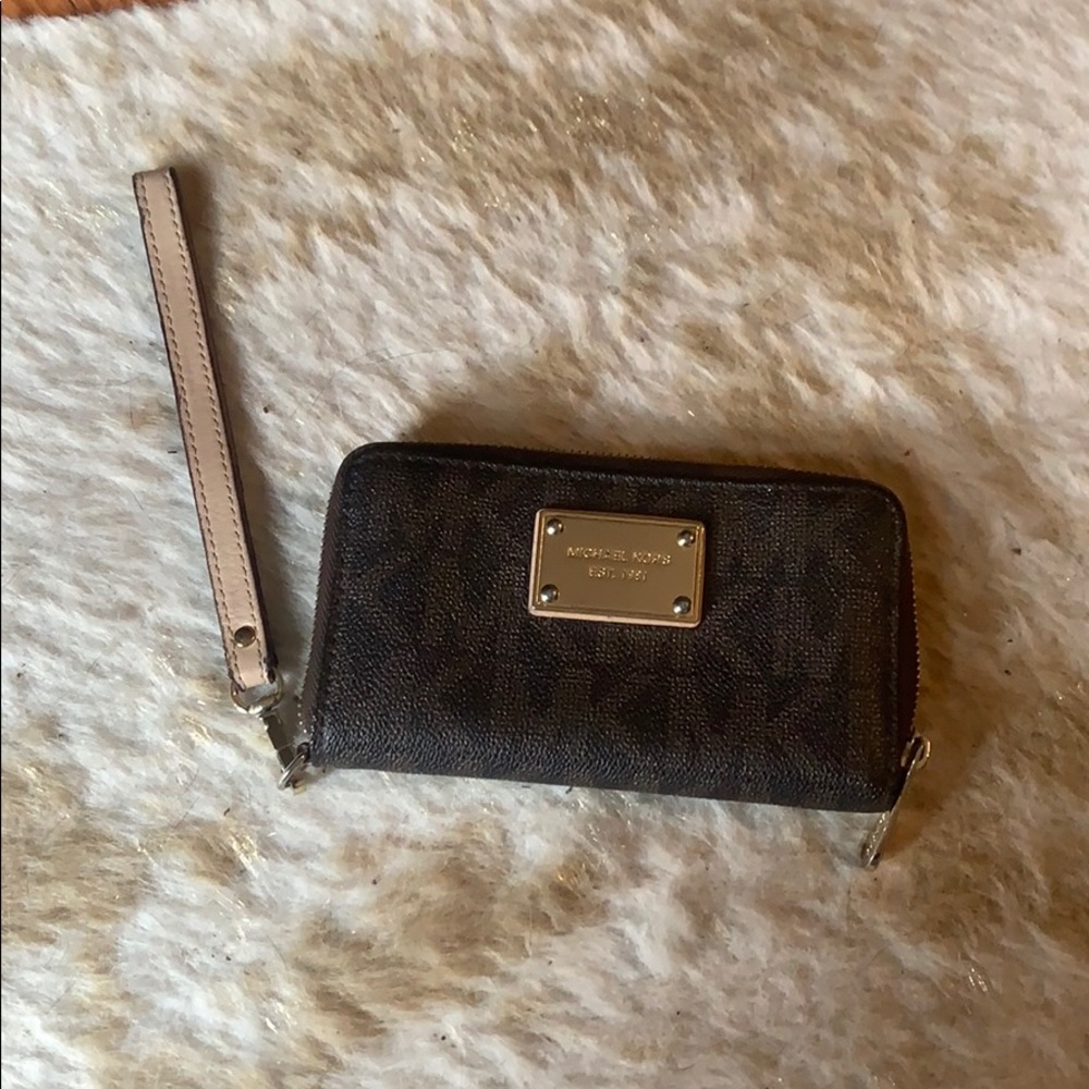 Michael kors wallet / wristlet brown with mk logo